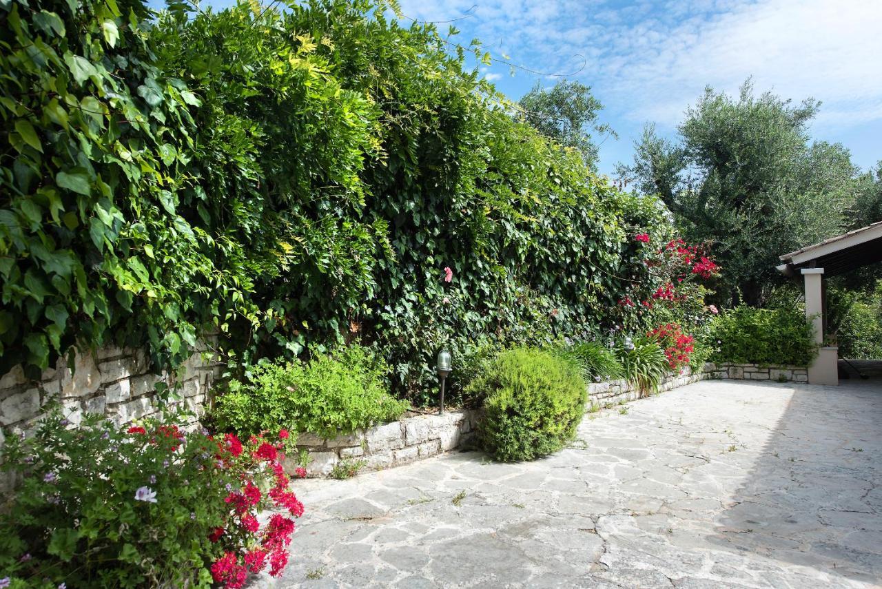 Villa Lofos Kassiopi Exterior photo